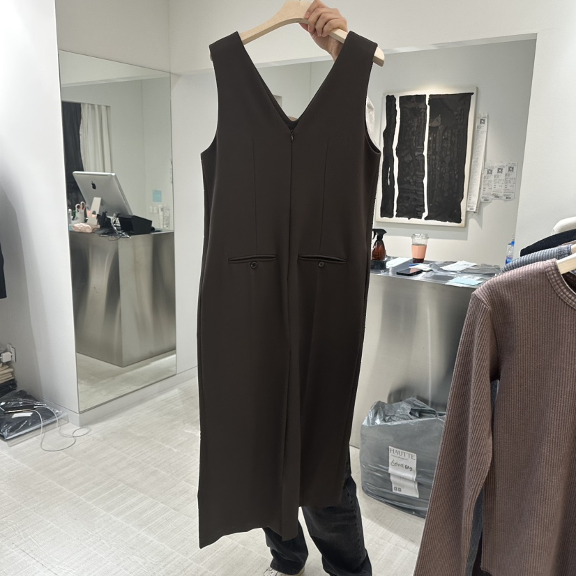 251115-0504 解析服裝服飾批發市場的趨勢與機遇